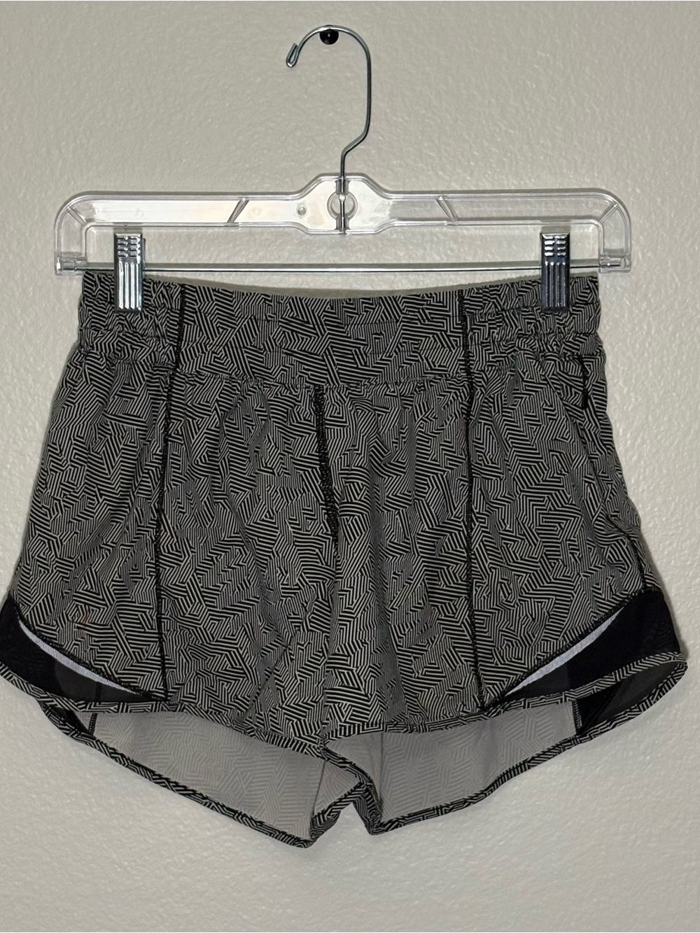 Lululemon Tracker Short V *4" Velocity Mesh Island Mist Black 6
